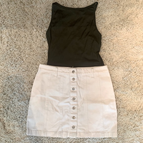 White button skirt - Picture 1 of 4